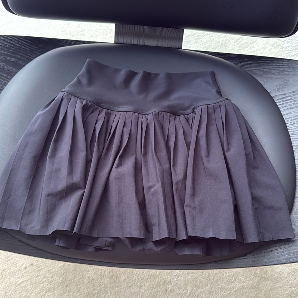 ALO Yoga Women's Black Skater Skirt - Picture 4 of 5
